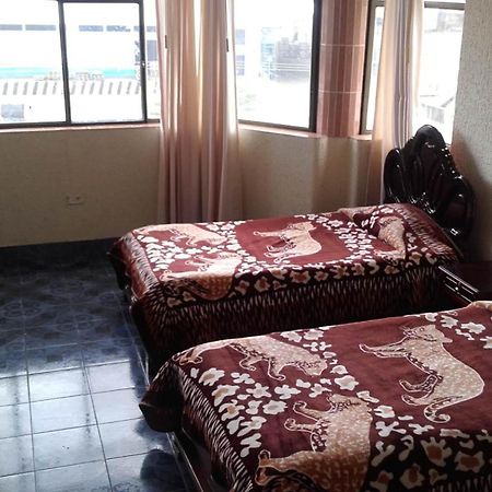 Hostal Lesly Salome Tulcán Екстериор снимка