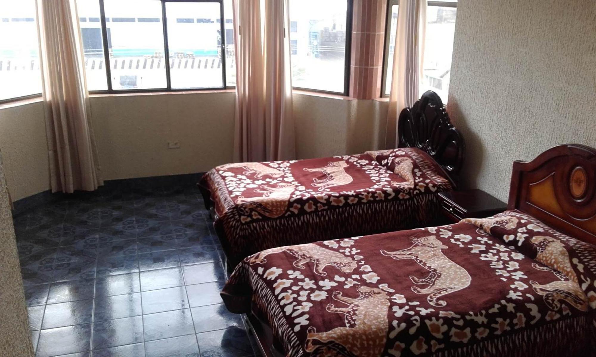Hostal Lesly Salome Tulcán Екстериор снимка